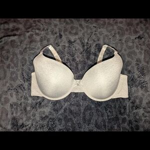 Daisy Fuentes Gray T-Shirt Bra with Molded Cups